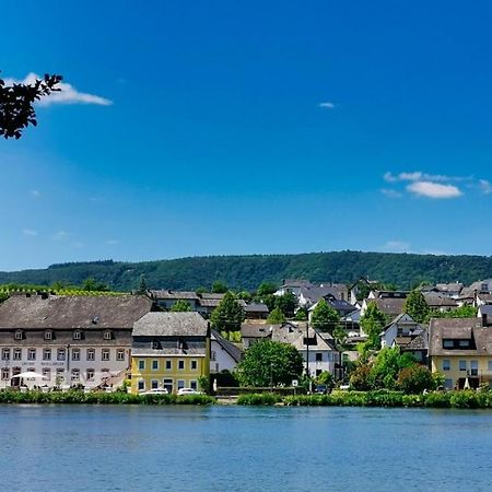 Hotel- Weingut- Moselloreley Писпорт Екстериор снимка