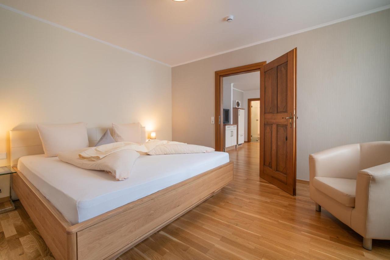 Hotel- Weingut- Moselloreley Писпорт Екстериор снимка