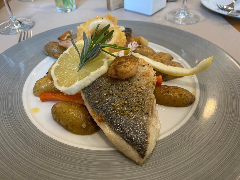 Hotel- Weingut- Moselloreley Писпорт Екстериор снимка