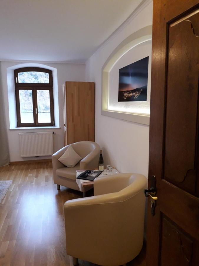Hotel- Weingut- Moselloreley Писпорт Екстериор снимка